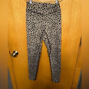 Balance Athletica/Vitality snow leopard leggings